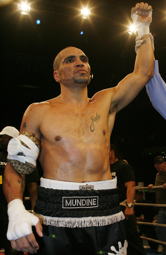 マンディン ニエバスを判定で降しタイトル初防衛に成功