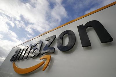 米アマゾン、人員削減に着手