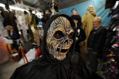 ハロウィーンの血まみれ人形？実は本物の遺体だった 米国