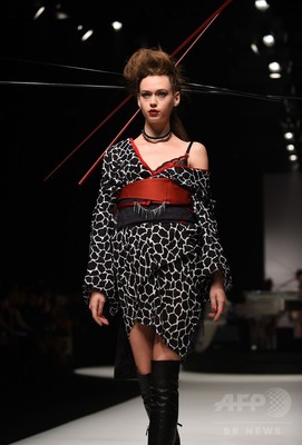 ロックをイメージした「着物」登場、Yoshikiデザイン 東京ファッションウィーク ロックをイメージした「着物」登場、Yoshikiデザイン 東京ファッションウィーク
