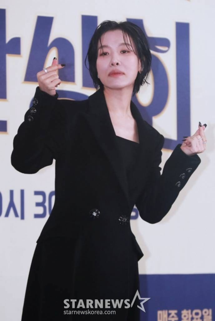 (c)STARNEWS
