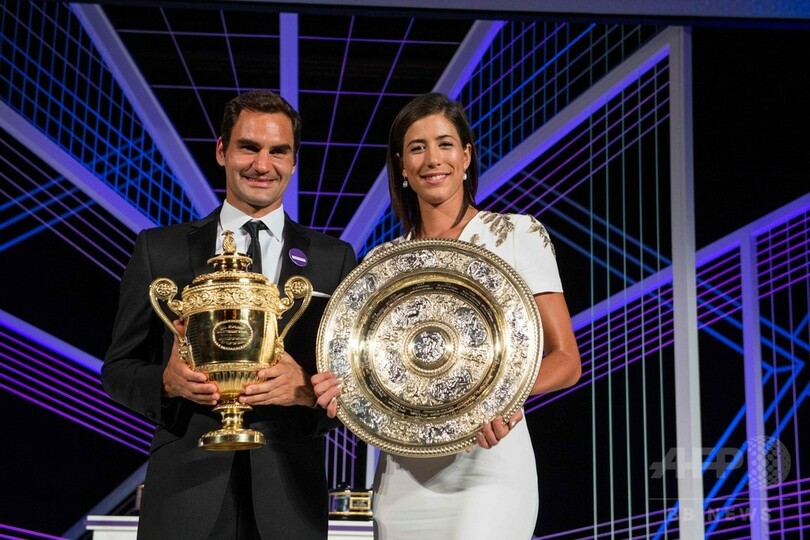 フェデラー、ウィンブルドン祝勝会で二日酔いに「覚えてない」