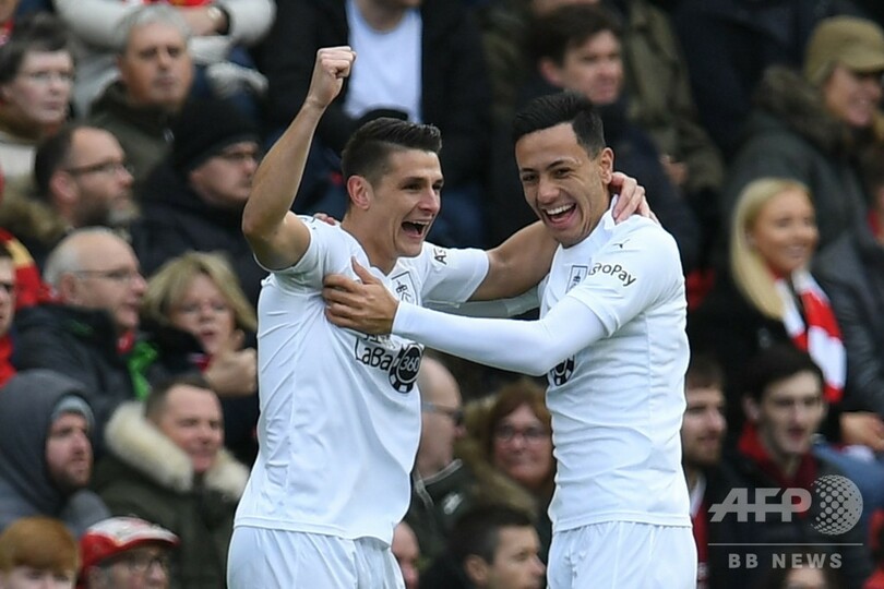 リバプールがバーンリーに逆転勝ち、首位シティを1差で追走