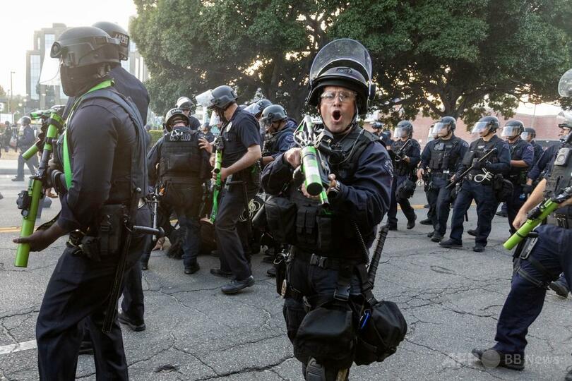 トランプ氏、「反乱法」発動を検討 LAに正規軍配備へ