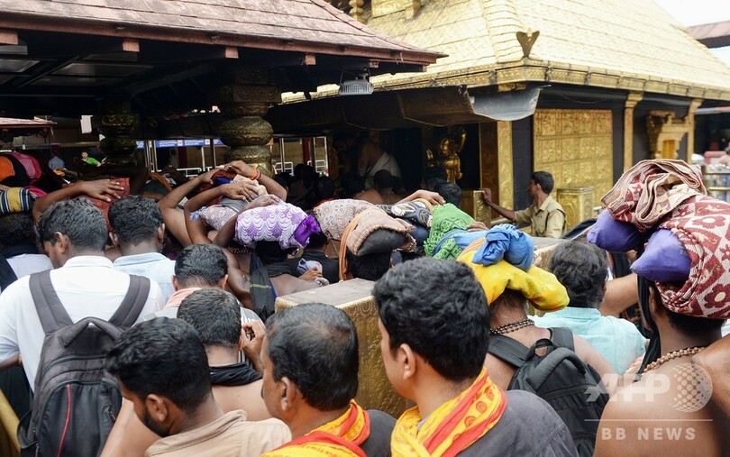 強硬派ヒンズー教徒、女性参拝を再び阻止 インド
