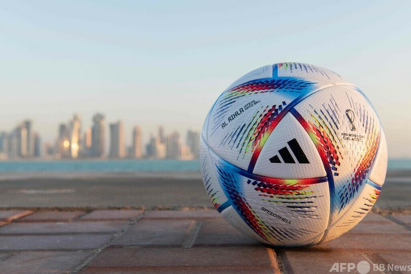 W杯公式球「アル・リフラ」発表 史上最速の飛行速度