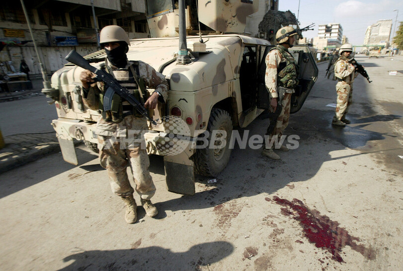バグダッドの2つの市場で爆発、死者60人超