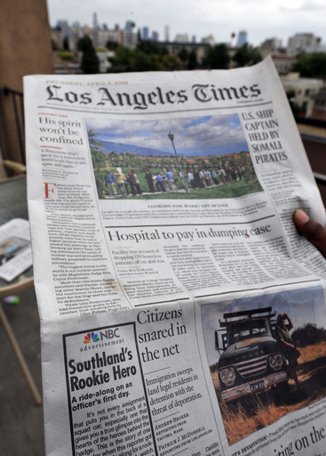 米LAタイムズが一面に「ニュース記事風」広告を掲載、同紙記者らが大