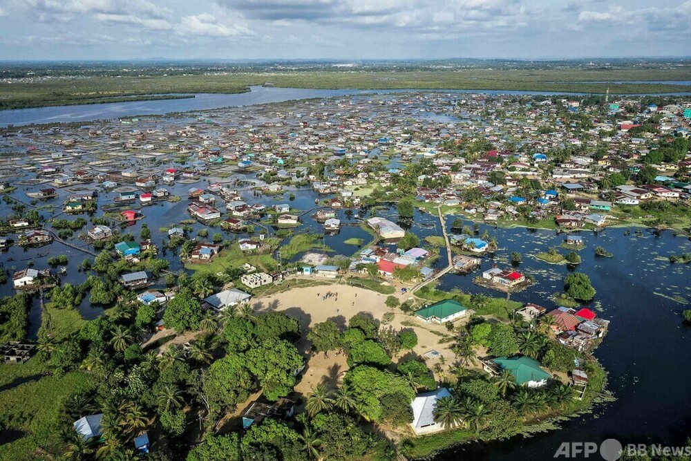 湿地帯の家をつなぐ橋 首都中心部に住む工夫 リベリア 写真15枚 国際ニュース：AFPBB News
