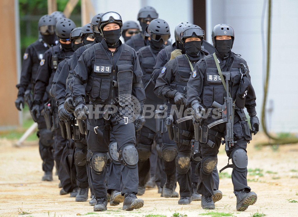 韓国海洋警察庁、特殊部隊の対テロ訓練を公開 写真8枚 ファッション