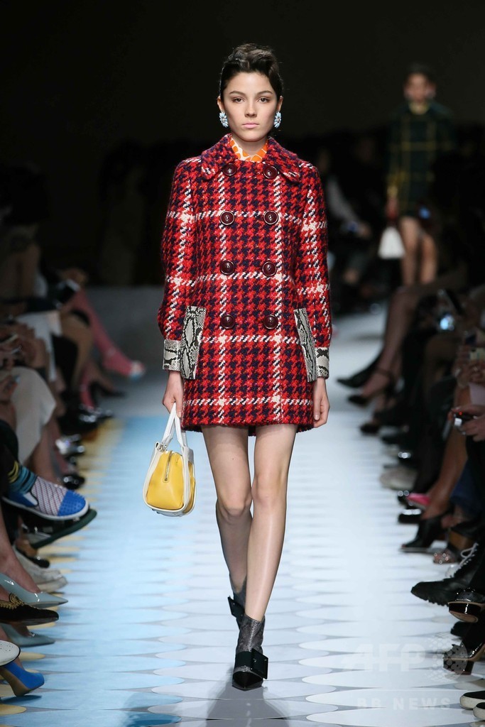 「ミュウミュウ」南青山店オープン、ショー＆パーティーを開催