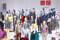 「LifeWear」をコンセプトに展開するユニクロ2013年秋冬の新作展示会にて（2013年6月6日撮影）。(c)MODE PRESS／Shogo Takebayashi