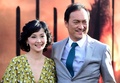 米ハリウッド（Hollywood）で開催の映画『GODZILLA』のプレミア上映会に、妻の南果歩（Kaho Minami）とともに出席したキャストの渡辺謙（Ken Watanabe、2014年5月8日撮影）。(c)AFP/Getty Images/Frazer Harrison