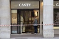 強盗被害に遭ったフランス・パリ（Paris）中心部の高級宝飾店（2013年9月9日撮影）。(c)AFP/MIGUEL MEDINA