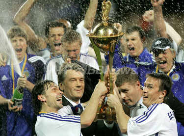 ディナモ・キエフ 3連覇で通算9回目の優勝 写真3枚 国際ニュース