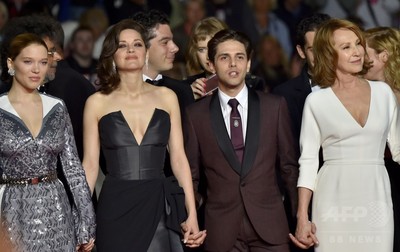 仏女優マリオン・コティヤール、ブラピとの不倫のうわさを一蹴 写真1枚