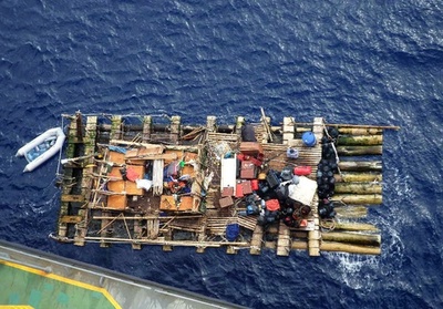 ポリネシアまで航海のいかだ、チリ沖で救助 帰路に漂流