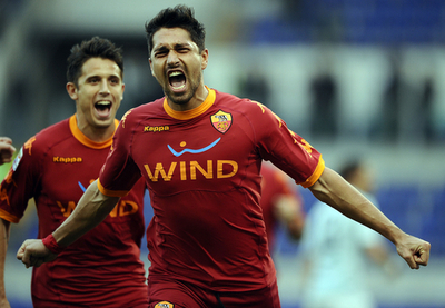 首位ラツィオ ダービー落とす、ACミランはバリに競り勝つ