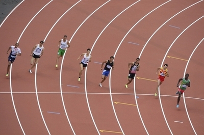 横田、男子800メートル予選敗退