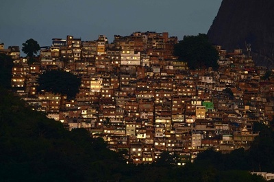 【今日の1枚】ファベーラに朝日さす ブラジル