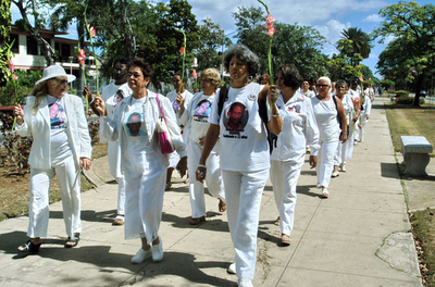 反体制派服役者の妻らが、デモ実施 - キューバ