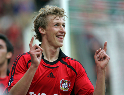 レバークーゼン ホームでの第1戦でレイリアを降す