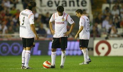 バレンシア エスパニョールに敗れ連勝は5で止まる