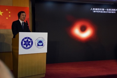 史上初「ブラックホール」写真で火が付いた、「視覚中国」の写真版権問題