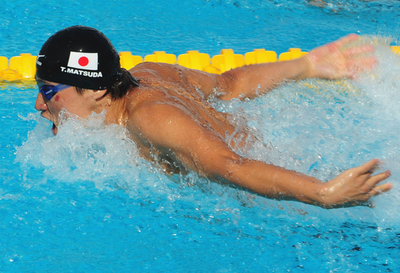 松田 フェルプスを抑えて1位で200メートルバタフライ決勝へ、世界水泳