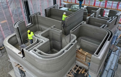 層を重ねて壁づくり ドイツ初の3Dプリント住宅