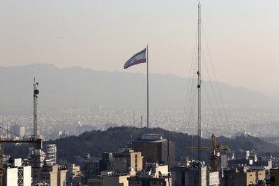 17歳の妻の頭部切断した夫に禁錮8年2月 イラン