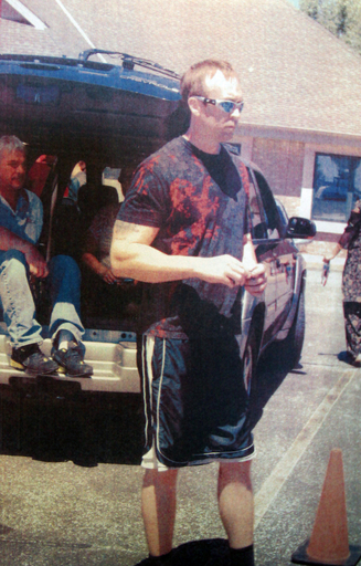 米シーク教寺院の銃乱射、白人至上主義者による犯行か