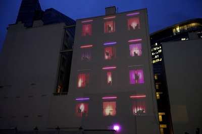 「ネコの売春宿」、アートで動物愛護訴え ベルギー