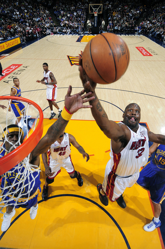 ヒート シャキール・オニールのキャリア通算1000試合目を飾れず