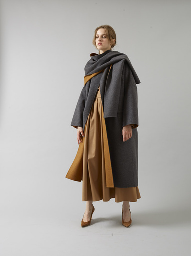 クラシックな世界観に独自の解釈、「エブール」コートに注目