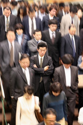 日本経済再生の「秘密兵器」、女性の就労が日本を救う