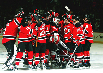 デビルズ シュートアウトの末にフライヤーズから勝利