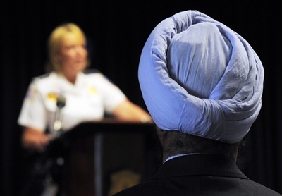 米首都の警察、シーク教徒の警察官にターバン着用を許可