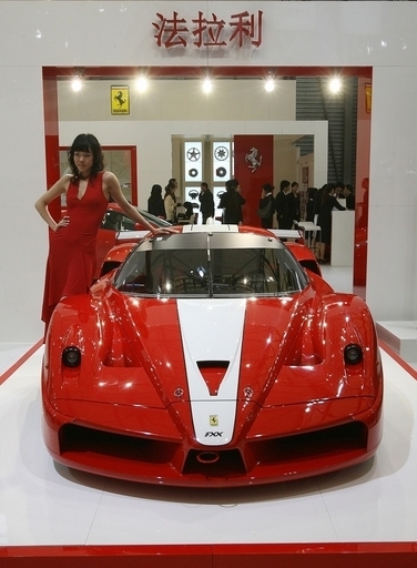 フェラーリ、スポーツカーのCO2排出量を大幅削減へ