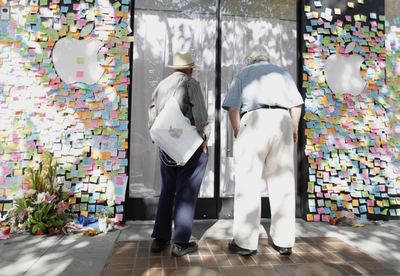 米アップル本社でジョブズ氏追悼式、各店舗も一時閉店