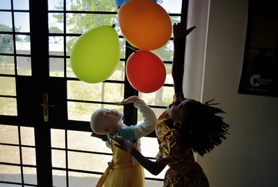 呪薬作らせるため娘を売って殺害させた男を逮捕、タンザニア