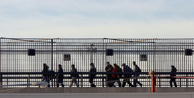 不法移民のメキシコ人少女、脳性まひ手術後拘束 米当局に批判