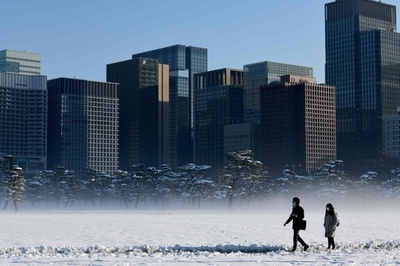 東京で4年ぶりの大雪、多数の負傷者も
