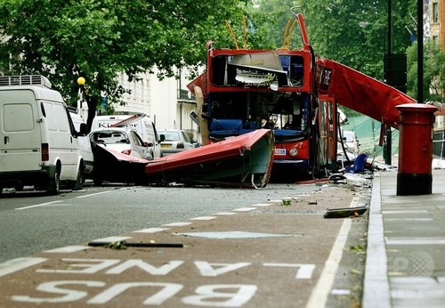 ロンドン同時爆破テロから10年 英で追悼行事 写真15枚 ファッション ニュースならmode Press Powered By Afpbb News