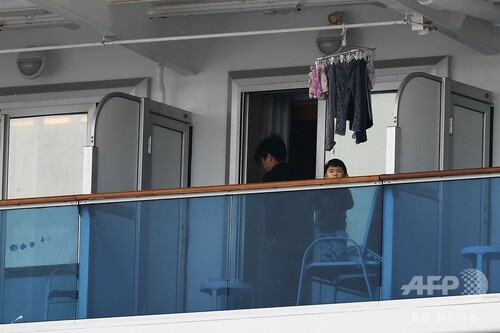 クルーズ船のバレンタインデー 感染した妻だけ下船した新婚夫婦も 横浜 写真13枚 ファッション ニュースならmode Press Powered By Afpbb News