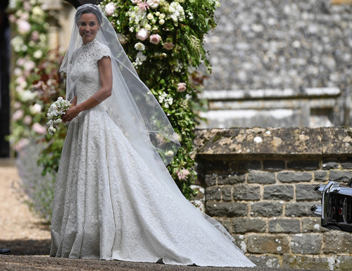 ピッパさんとキャサリン妃 ウエディングドレスに見る姉妹らしさ 写真15枚 ファッション ニュースならmode Press Powered By Afpbb News