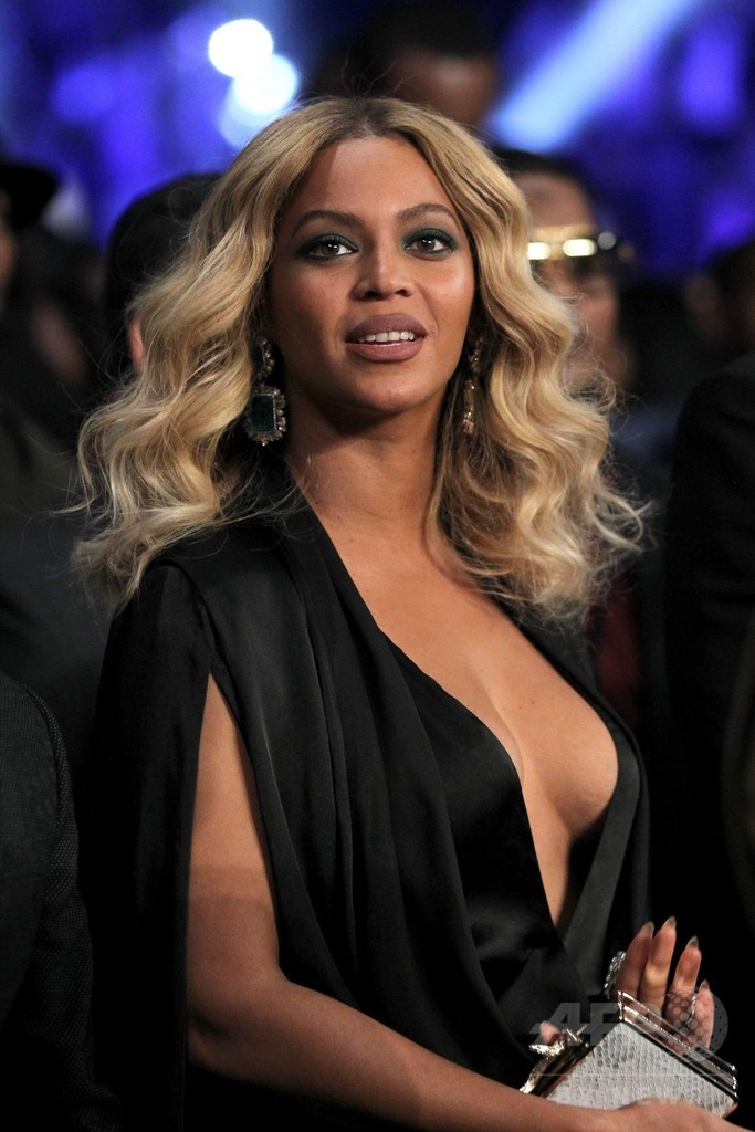 アルバレス、コットを判定で下しWBCミドル級王座を獲得