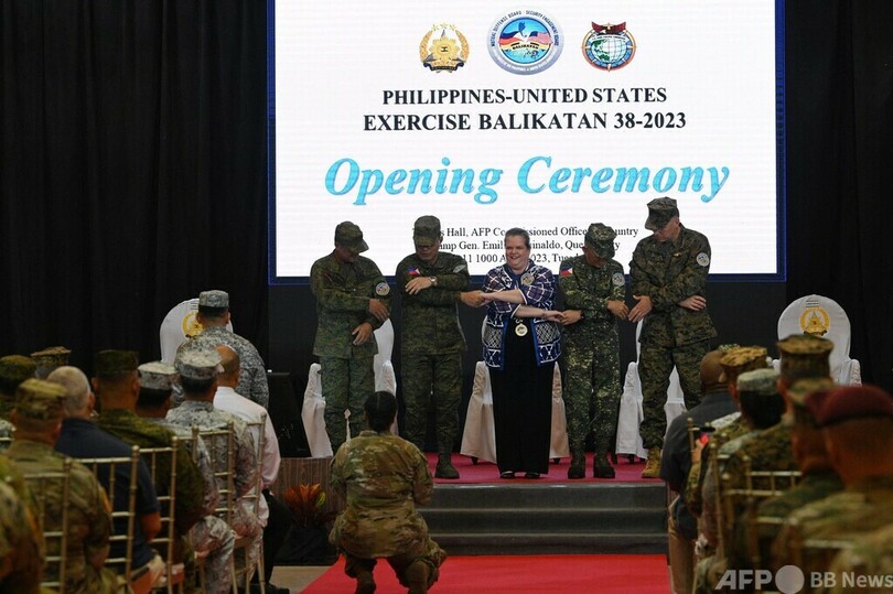 米比、過去最大の合同演習開始 南シナ海で実弾使用も