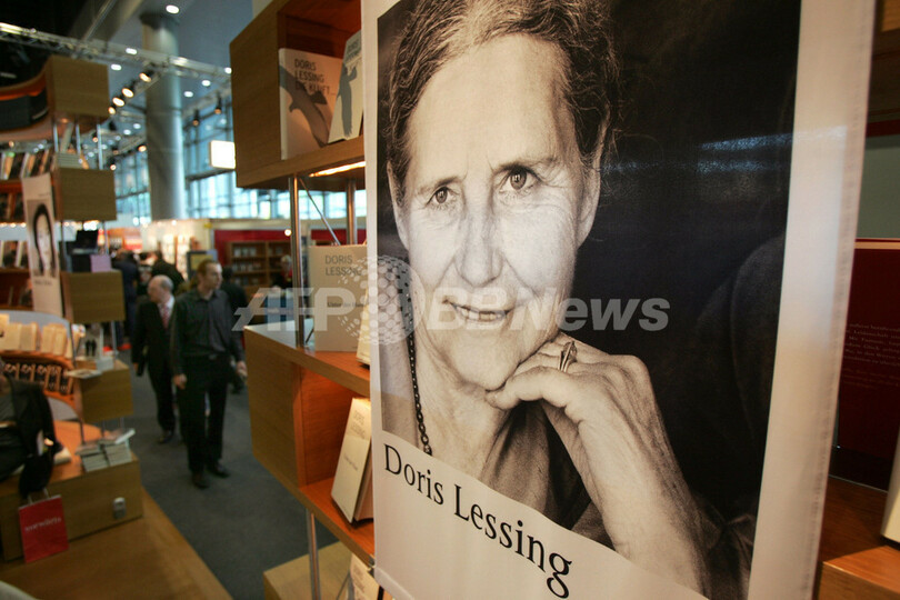 U・エーコら文学・出版界関係者、ノーベル文学賞受賞レッシングを祝福