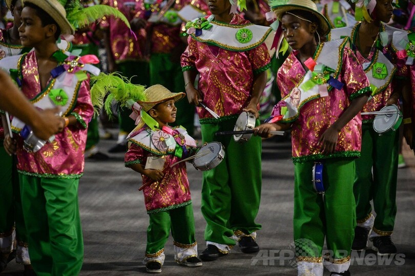 大人顔負け！リオのカーニバルで活躍する子どもたち